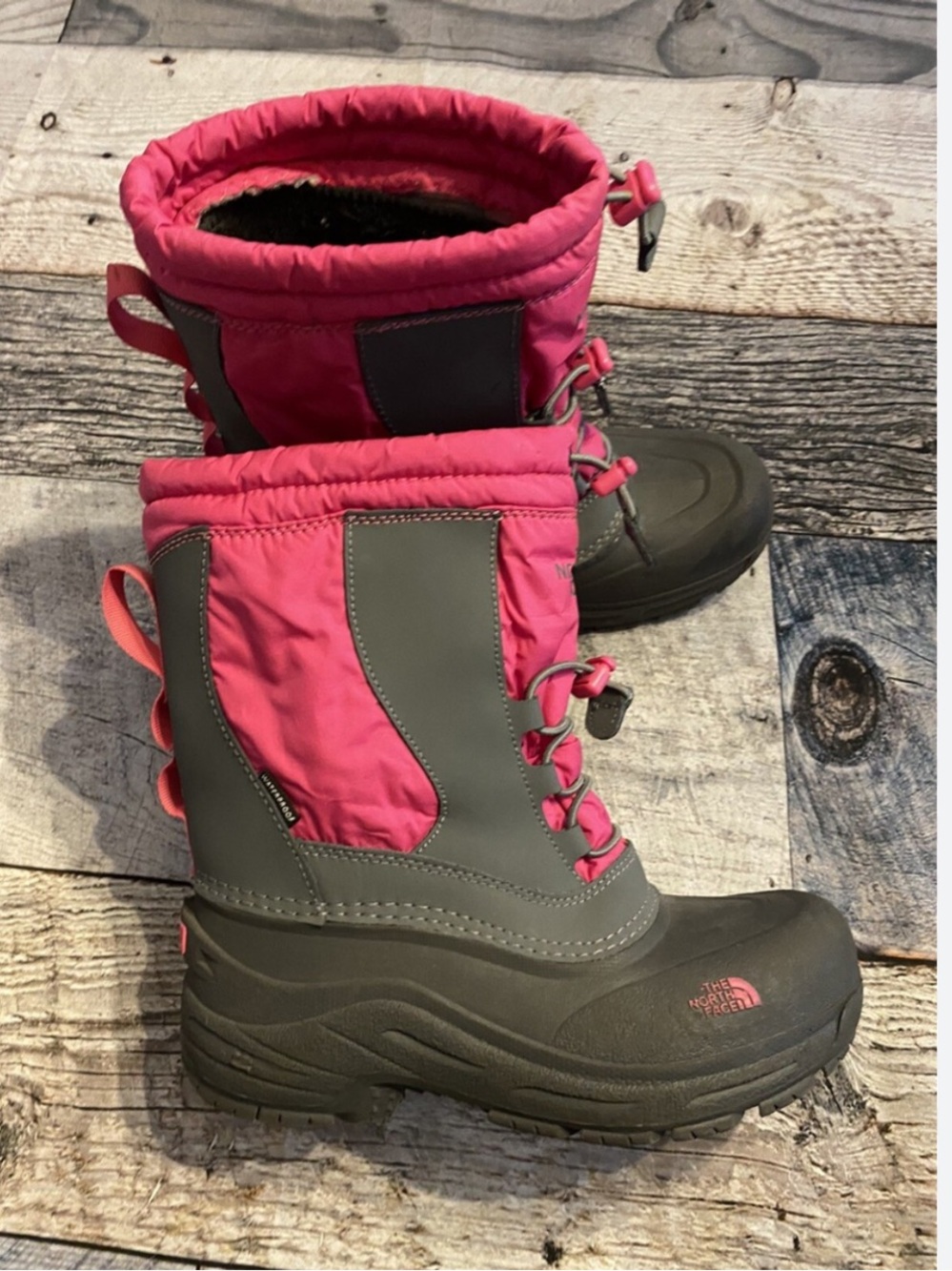 The North Face Girl's Alpenglow II Pink Waterproof Snow Boots
 toddler size 10